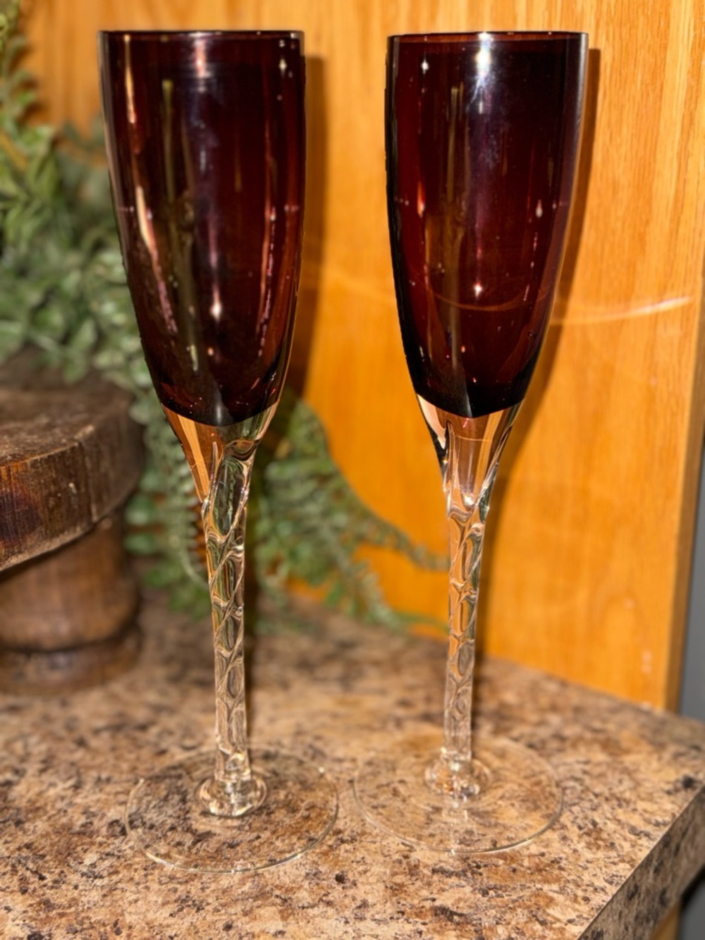 Set of 2 Amethyst Glass Champagne Flutes